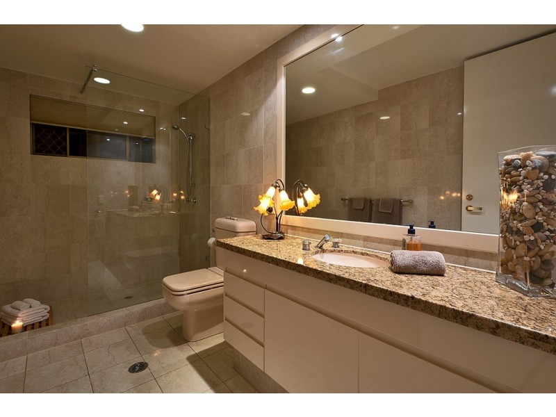 85 Santa Cruz Boulevard, Clear Island Waters QLD 4226