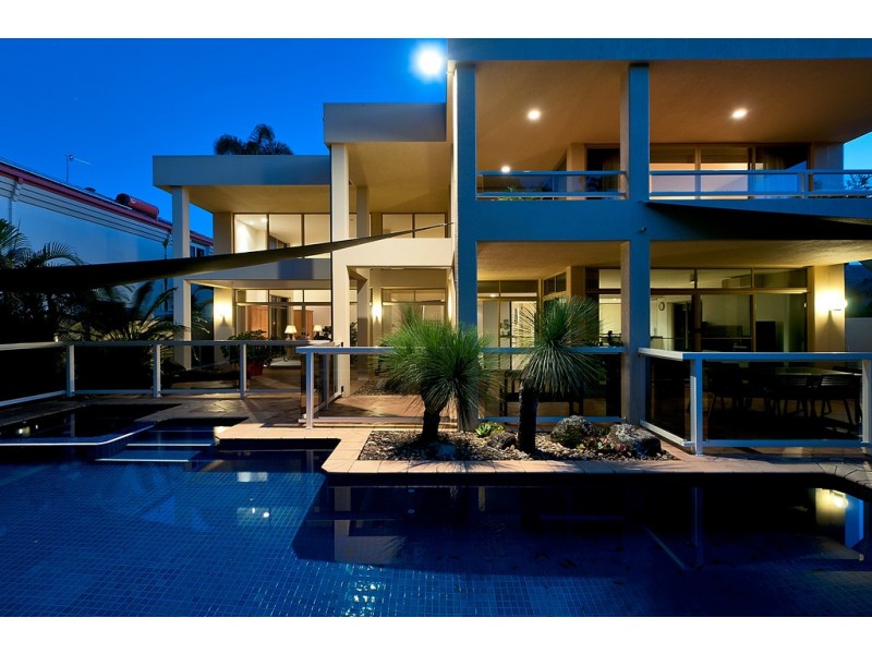 85 Santa Cruz Boulevard, Clear Island Waters QLD 4226