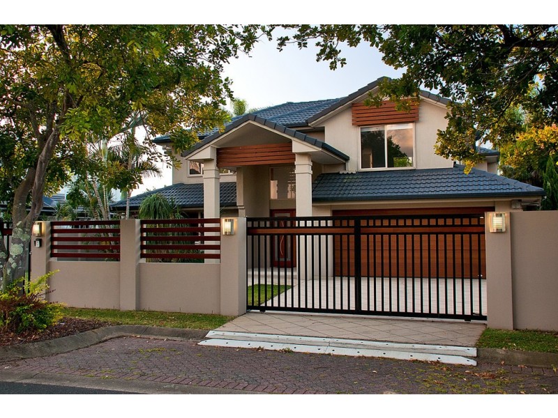 7 Clipper Boulevard, Clear Island Waters QLD 4226