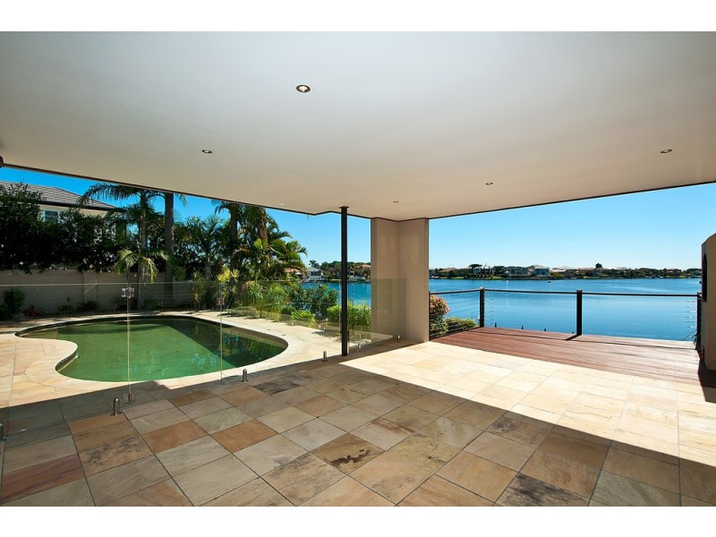 7 Clipper Boulevard, Clear Island Waters QLD 4226