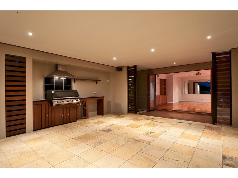 7 Clipper Boulevard, Clear Island Waters QLD 4226