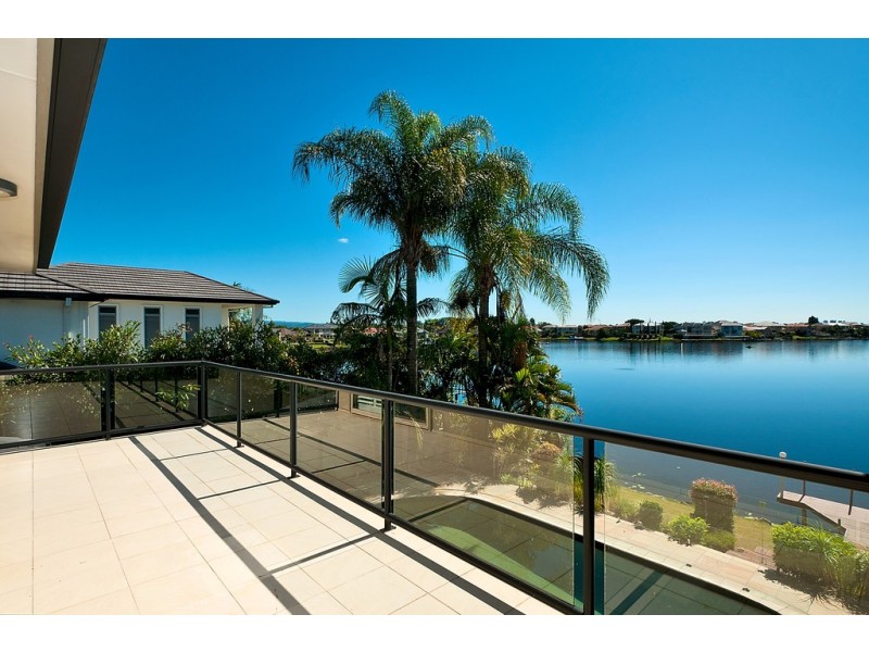 7 Clipper Boulevard, Clear Island Waters QLD 4226