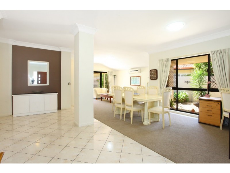 27 Santabelle Crescent, Clear Island Waters QLD 4226