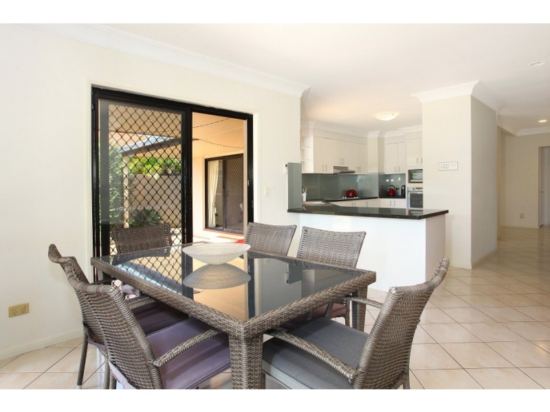 27 Santabelle Crescent, Clear Island Waters QLD 4226