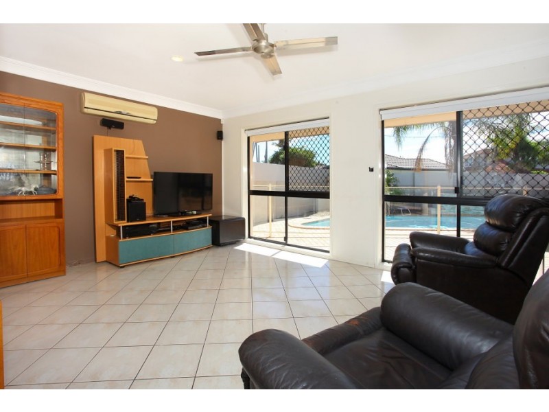 27 Santabelle Crescent, Clear Island Waters QLD 4226