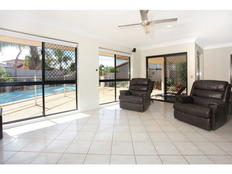 27 Santabelle Crescent, Clear Island Waters QLD 4226