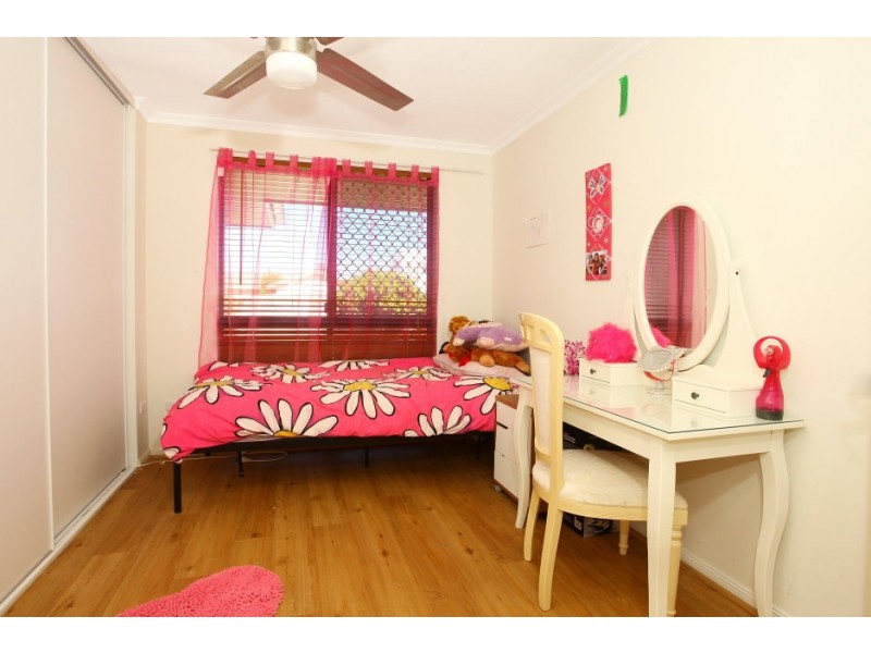 27 Santabelle Crescent, Clear Island Waters QLD 4226