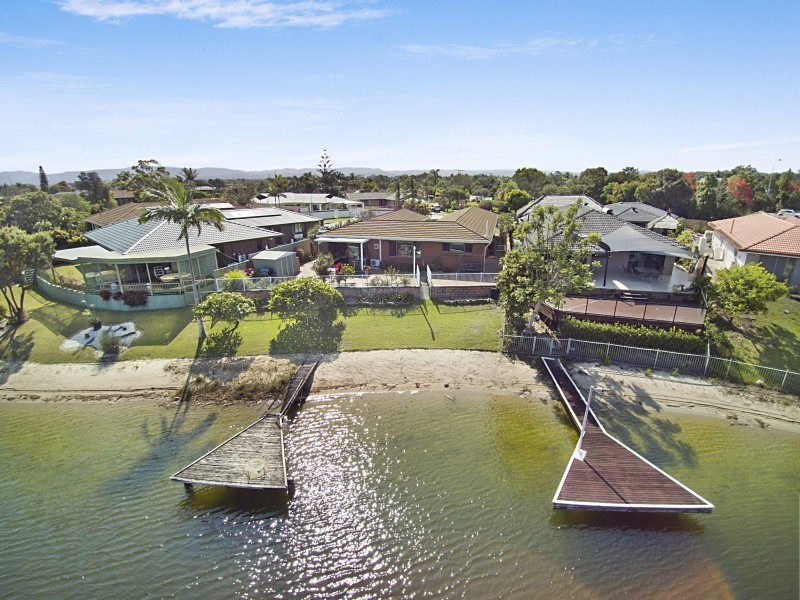 4 Plumosa Court, Mermaid Waters QLD 4218