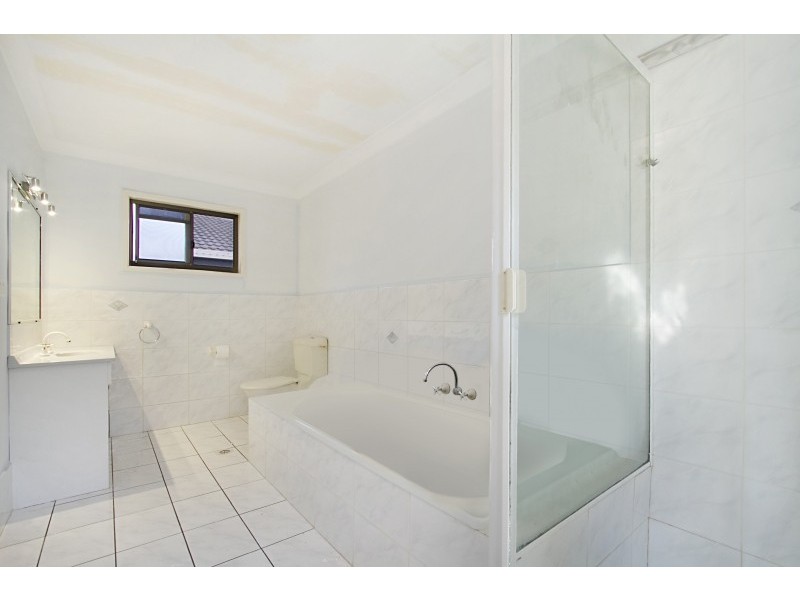 4 Plumosa Court, Mermaid Waters QLD 4218