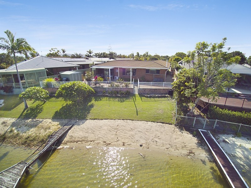 4 Plumosa Court, Mermaid Waters QLD 4218