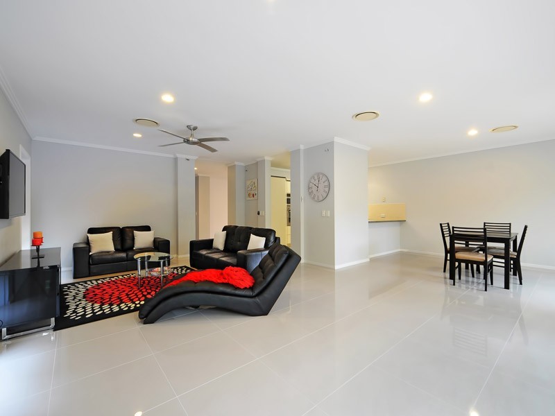 8 Musa Street, Ashmore QLD 4214