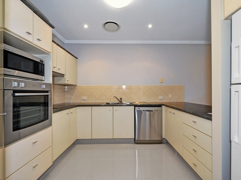 8 Musa Street, Ashmore QLD 4214
