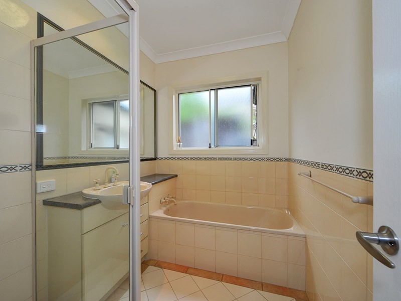 8 Musa Street, Ashmore QLD 4214