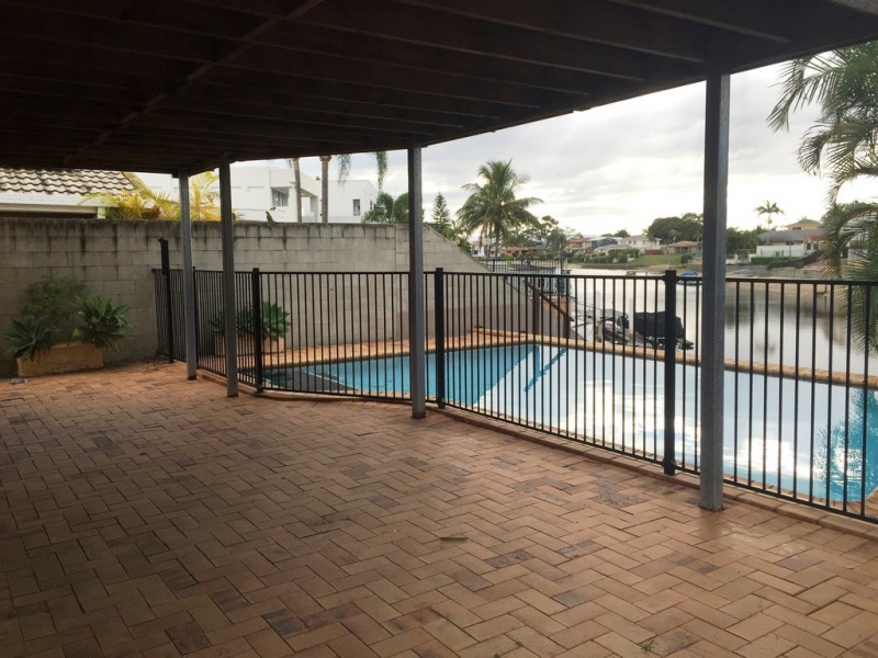 1 Alma Street, Broadbeach Waters QLD 4218