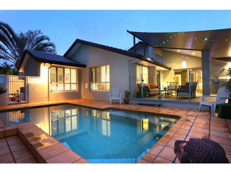 137 Camberwell Circuit, Robina QLD 4226