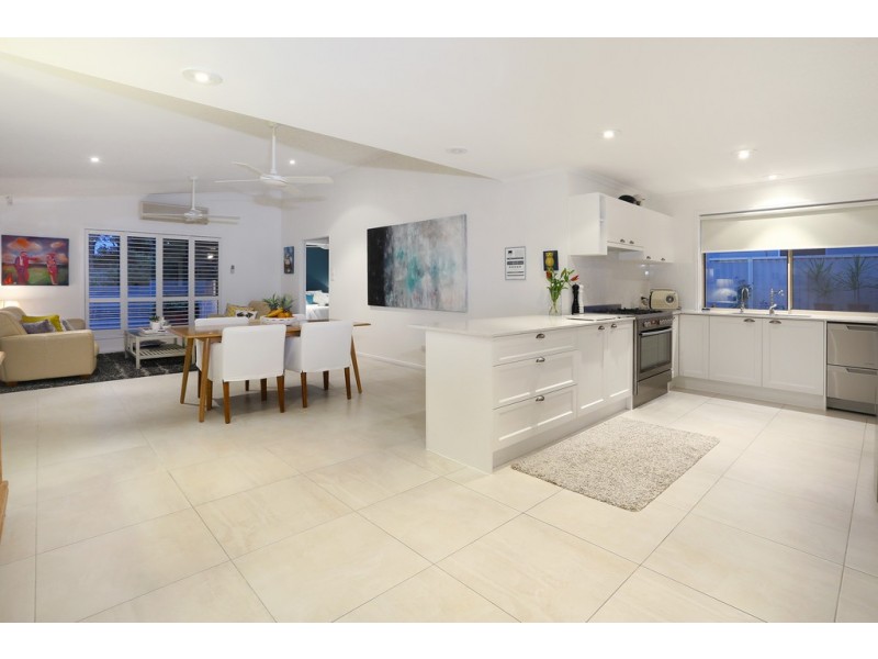137 Camberwell Circuit, Robina QLD 4226