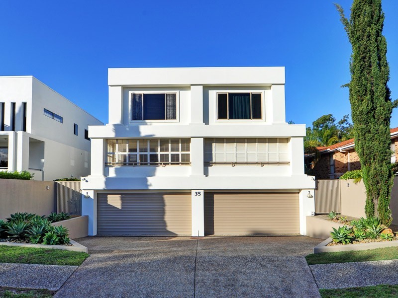 1/35 Anembo Street, Chevron Island QLD 4217