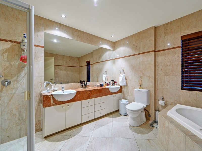 1/35 Anembo Street, Chevron Island QLD 4217