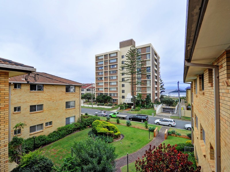 15/2 Nagel Avenue, Miami QLD 4220