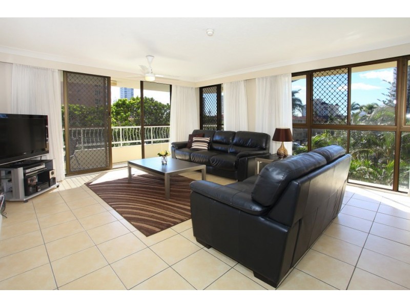 8 ‘Capricornia’ 121 Surf Parade, Broadbeach QLD 4218