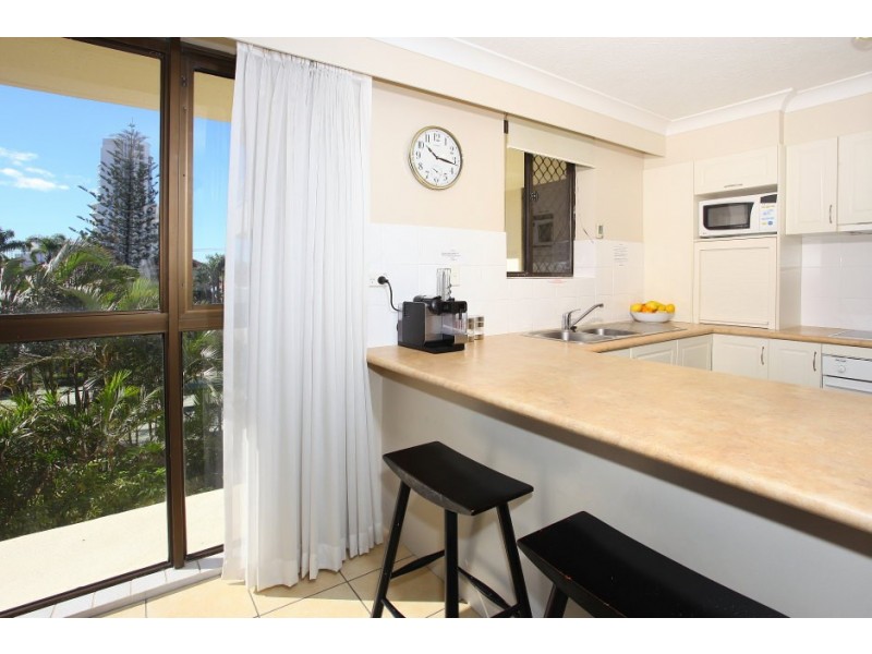 8 ‘Capricornia’ 121 Surf Parade, Broadbeach QLD 4218