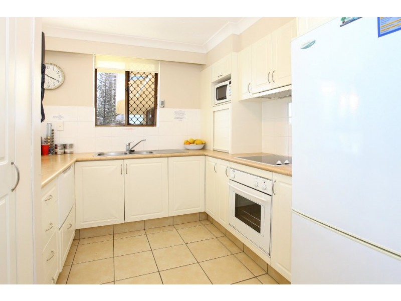 8 ‘Capricornia’ 121 Surf Parade, Broadbeach QLD 4218