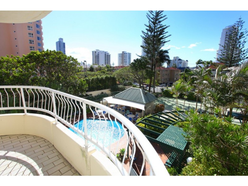 8 ‘Capricornia’ 121 Surf Parade, Broadbeach QLD 4218