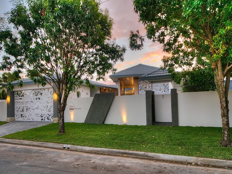 9 La Scala Court, Isle Of Capri QLD 4217