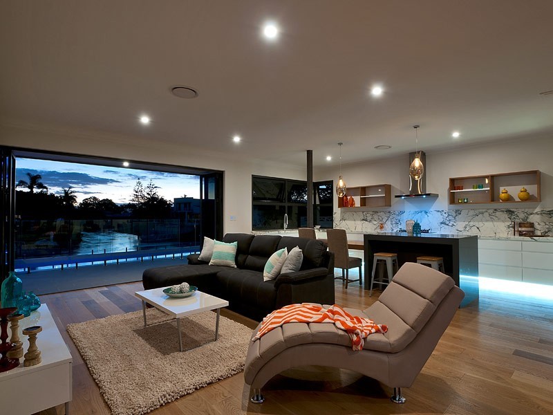 9 La Scala Court, Isle Of Capri QLD 4217