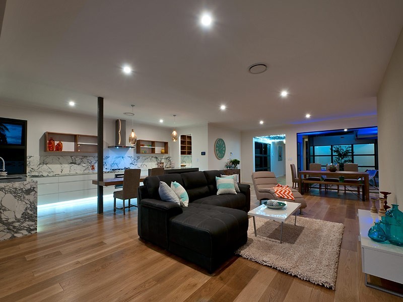 9 La Scala Court, Isle Of Capri QLD 4217