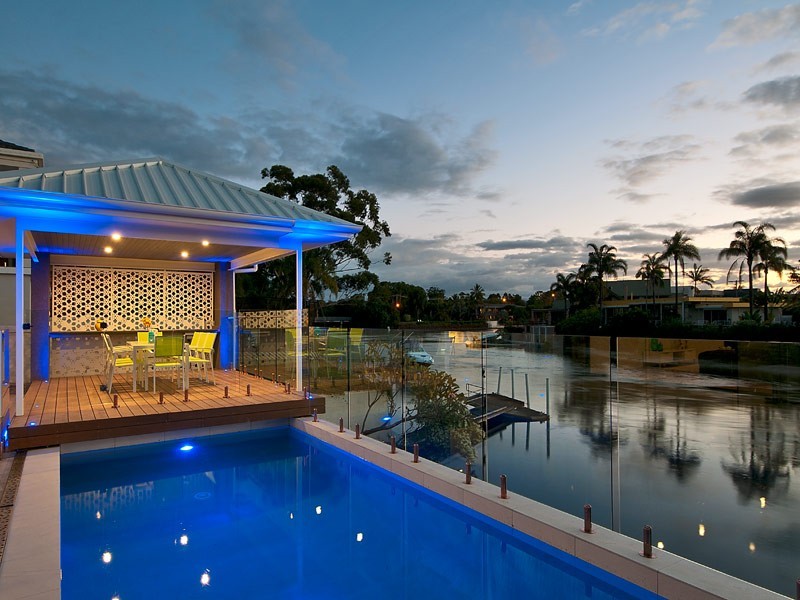 9 La Scala Court, Isle Of Capri QLD 4217