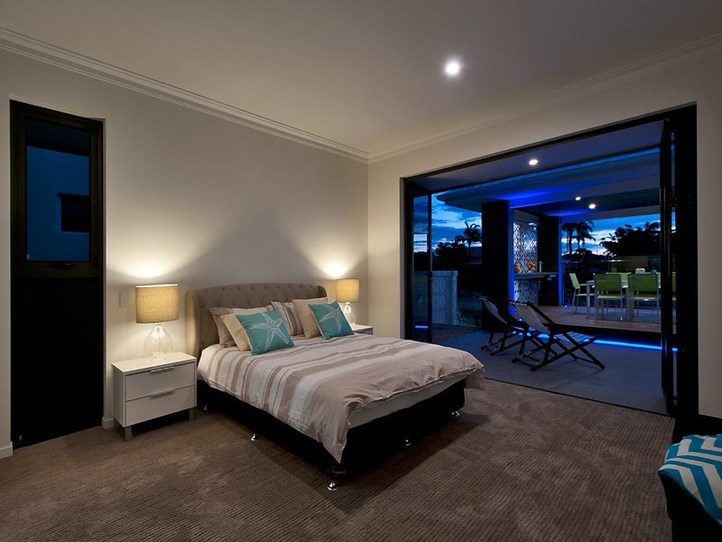 9 La Scala Court, Isle Of Capri QLD 4217