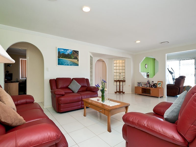 47 Pintail Crescent, Burleigh Waters QLD 4220