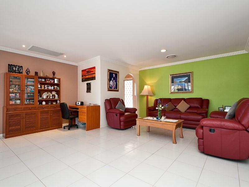 47 Pintail Crescent, Burleigh Waters QLD 4220