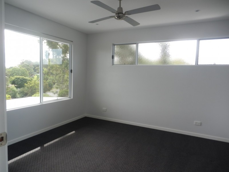 16B Darel Drive, Ashmore QLD 4214