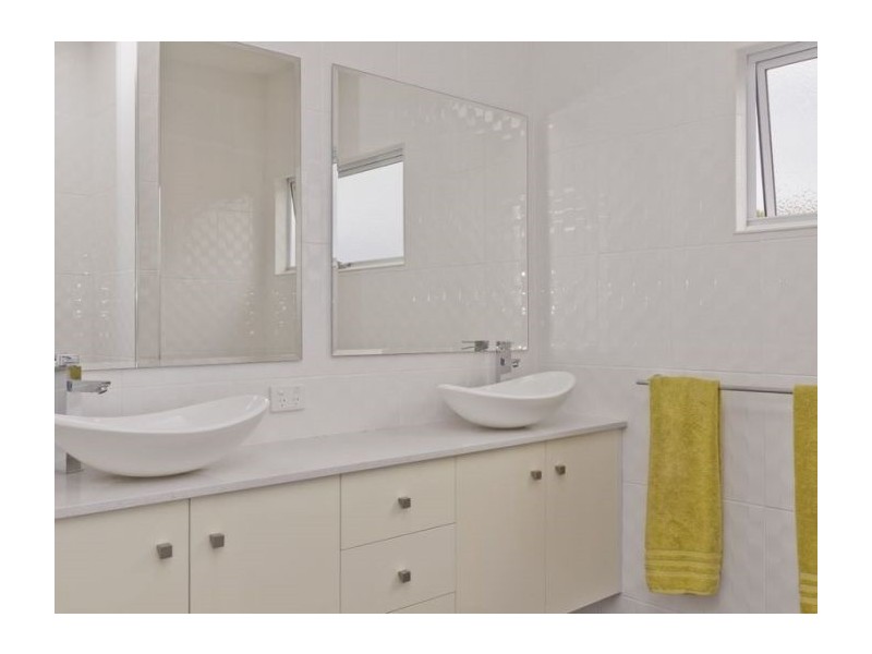 16B Darel Drive, Ashmore QLD 4214