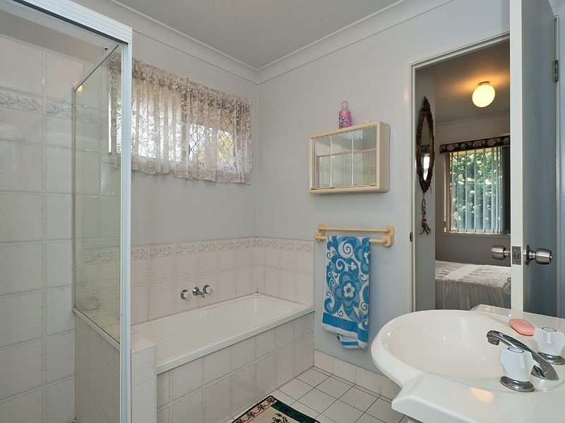 20 Ballerina Street, Burleigh Waters QLD 4220