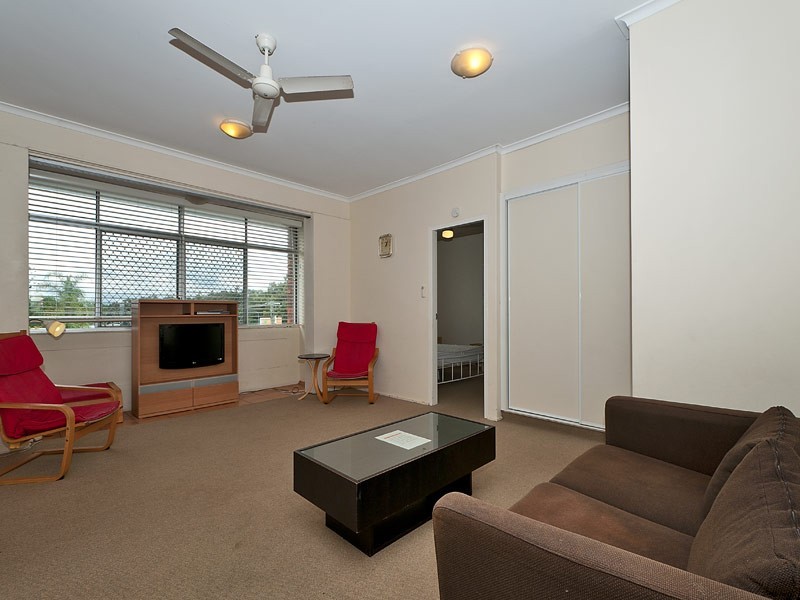 11/35 Second Avenue, Broadbeach QLD 4218