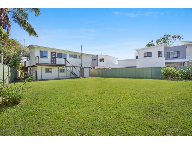 18 Kallay Street, Miami QLD 4220