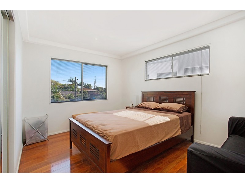 18 Kallay Street, Miami QLD 4220