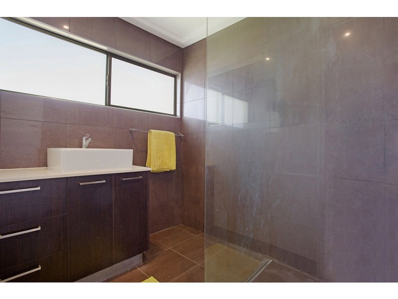 18 Kallay Street, Miami QLD 4220