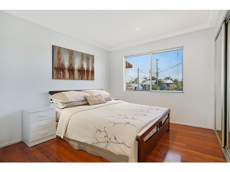 18 Kallay Street, Miami QLD 4220