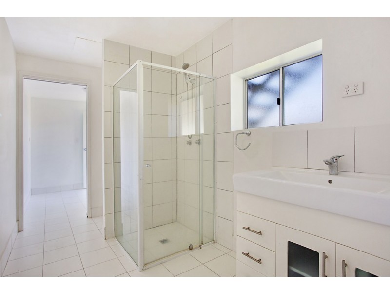 18 Kallay Street, Miami QLD 4220