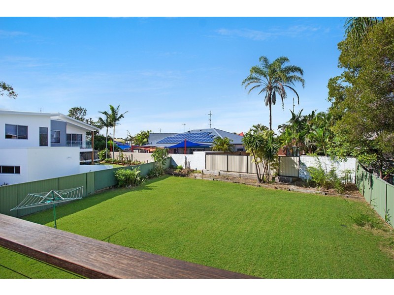 18 Kallay Street, Miami QLD 4220