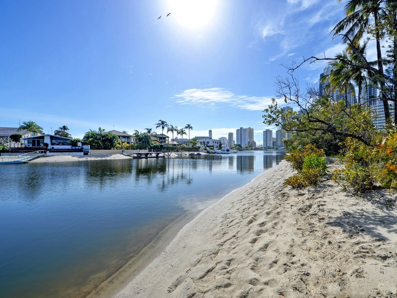 9/11 Watson Esplanade, Surfers Paradise QLD 4217