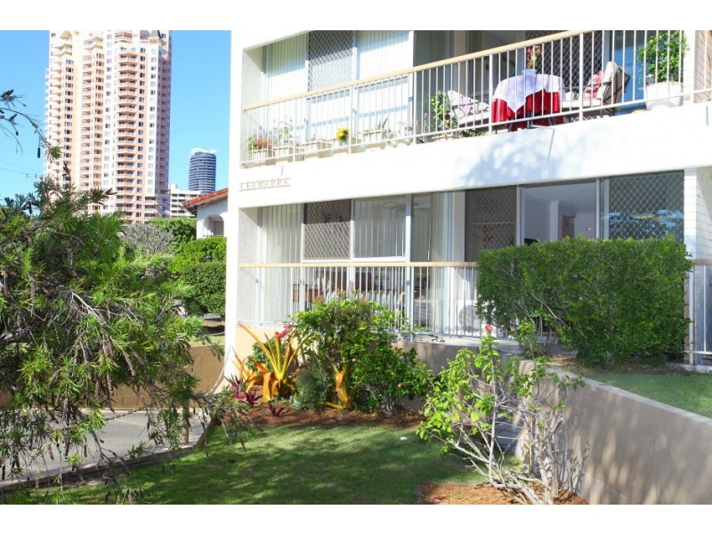 2/30 Chelsea Avenue, Broadbeach QLD 4218