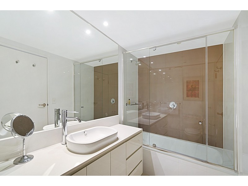 10406 ‘Hilton’ 3113 Surfers Paradise Boulevard, Surfers Paradise QLD 4217