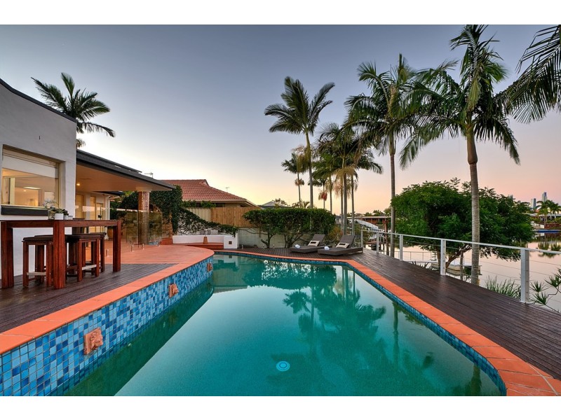 127 Campbell Street, Sorrento QLD 4217