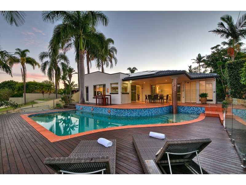127 Campbell Street, Sorrento QLD 4217