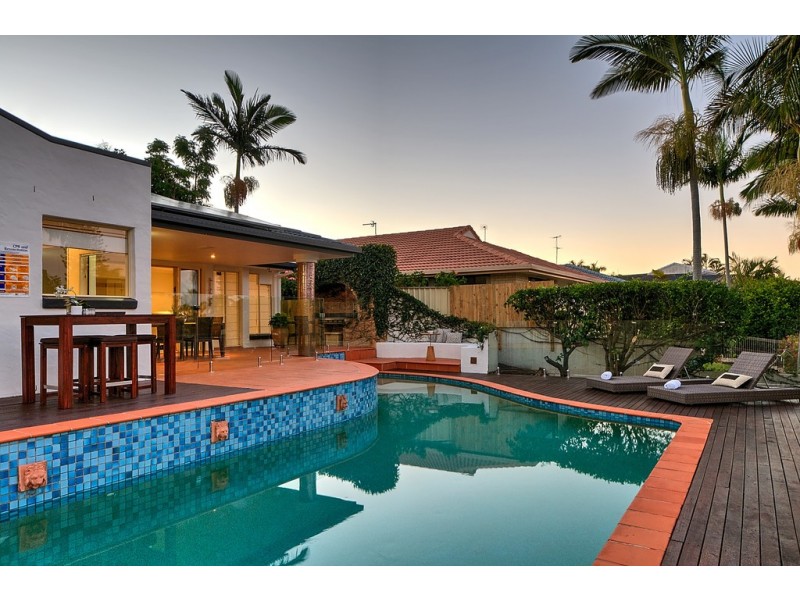 127 Campbell Street, Sorrento QLD 4217